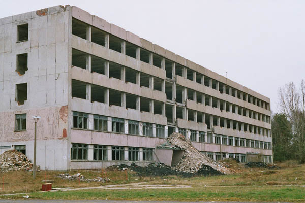 15 Gebäude